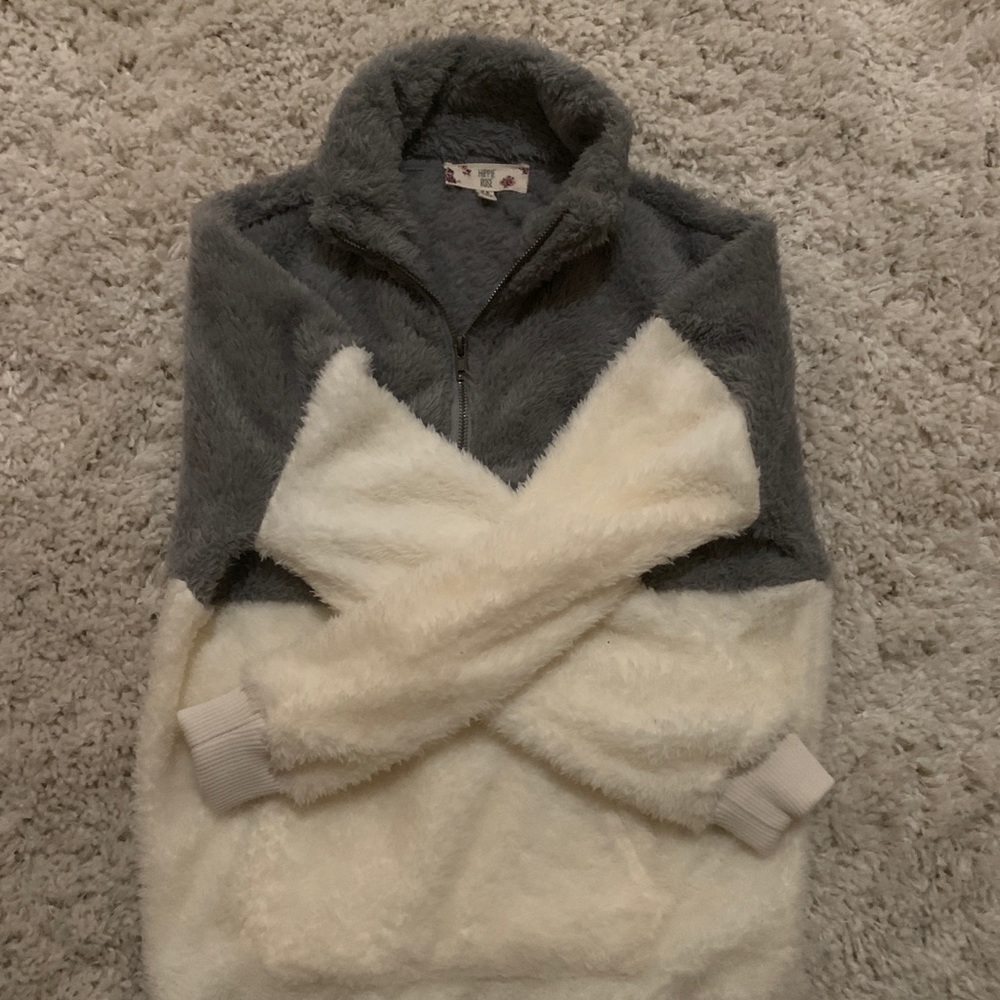 Hippie Rose Grey/White Fluffy Sweater